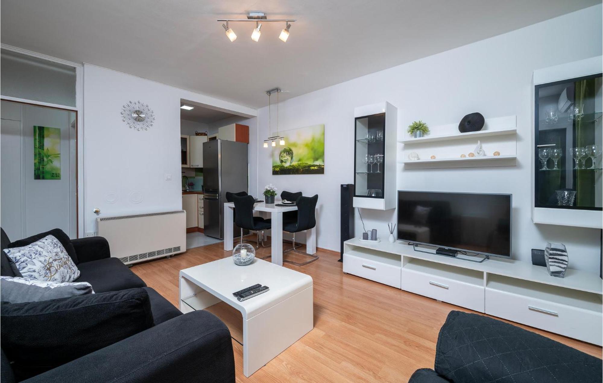 Beautiful In With Wi-fi Apartma Pula