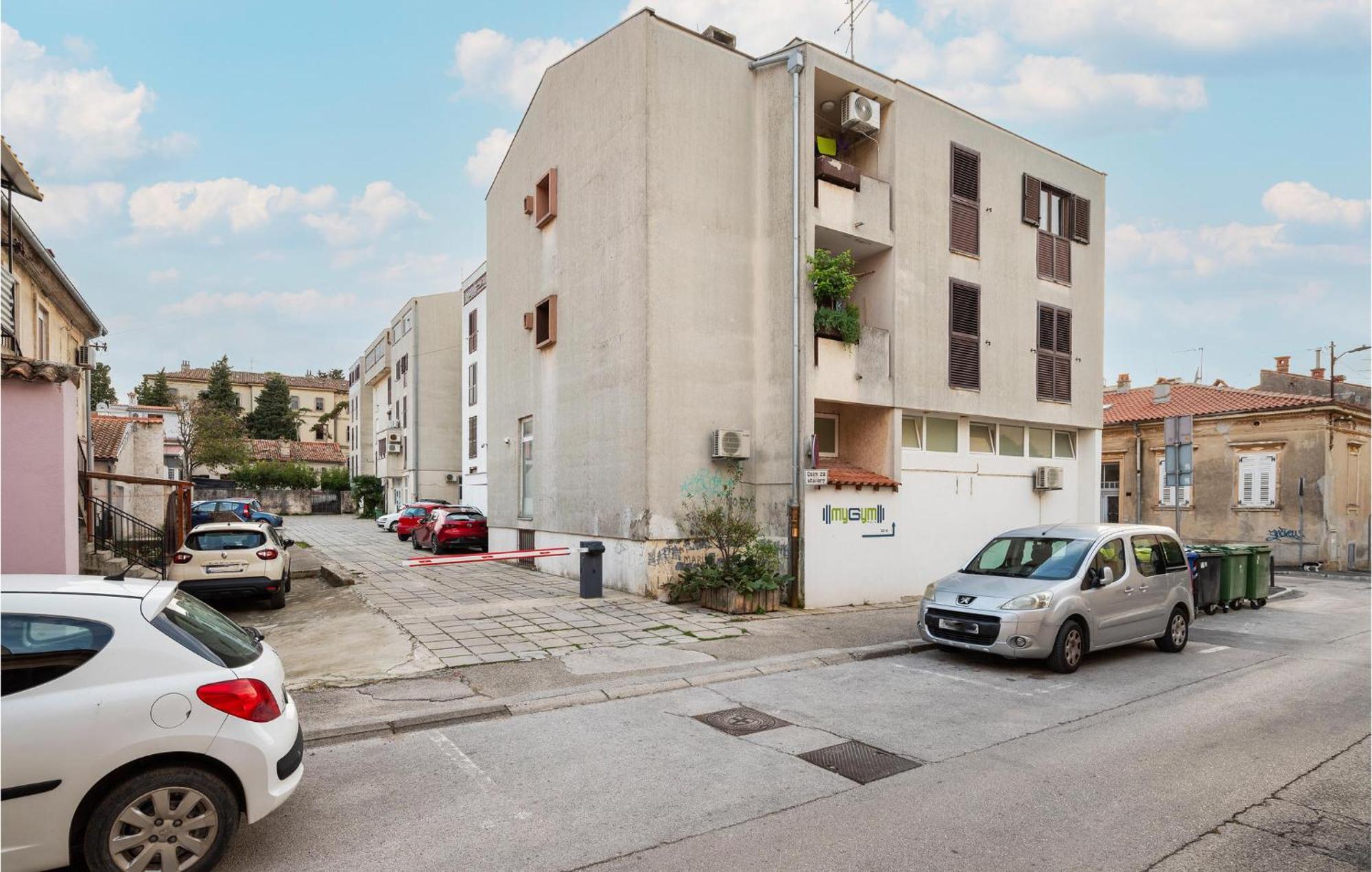 Apartma Beautiful In With Wi-fi Pula