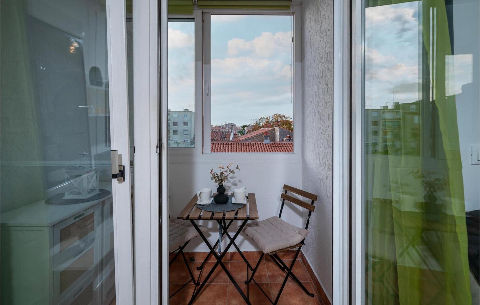 Beautiful In With Wi-fi Apartma *